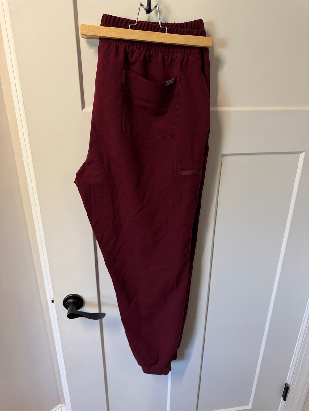 Figs Women's Jogger Pants - Burgundy